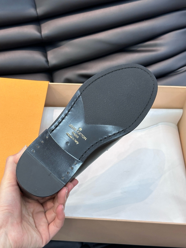 ルイヴィトン靴全体デザイン